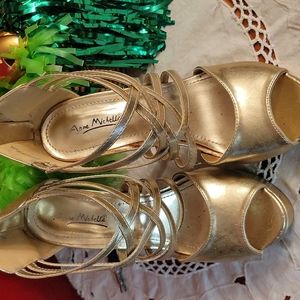 Anne Michelle - Golden Heels - 5 1/2" Heel with 1 1/2" platform - Size 8